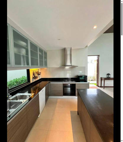 3 Beds 2 Baths - House