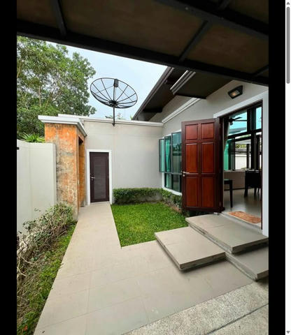3 Beds 2 Baths - House