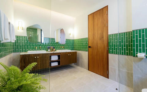 4-Bedroom Luxury Villa with Private Saltwater Pool in Rawai