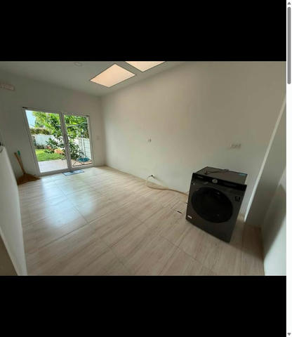 4 Beds 3 Baths - House