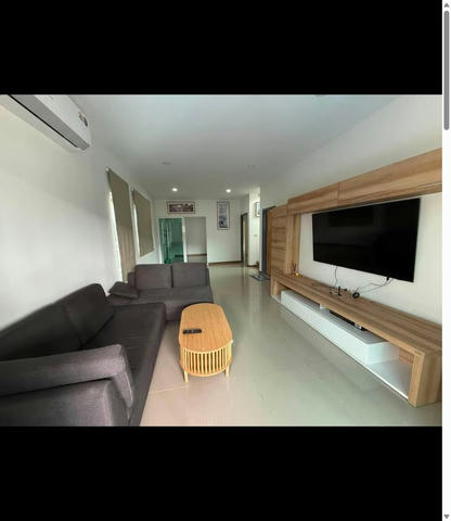 4 Beds 3 Baths - House