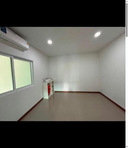 4 Beds 3 Baths - House
