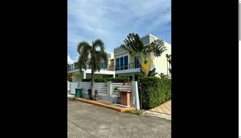 4 Beds 4 Baths - House