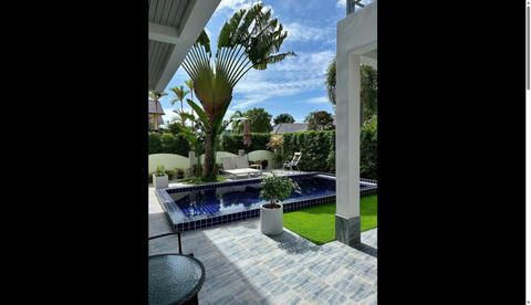 4 Beds 4 Baths - House