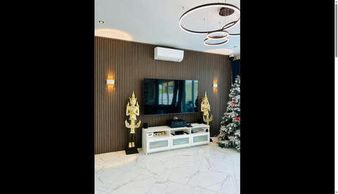 4 Beds 4 Baths - House