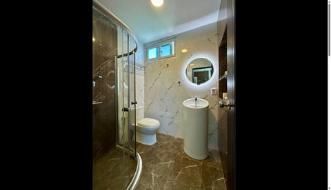 4 Beds 4 Baths - House