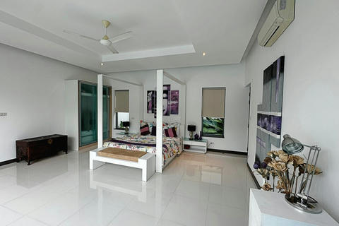 A Private 4 Bedroom Pool Villa For Rent