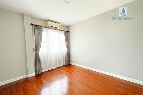 For rent Pool villa 3Bedrooms in Land & House Chalong