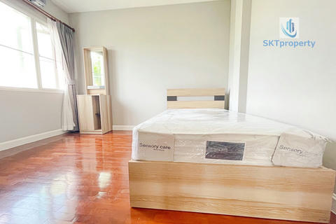 For rent Pool villa 3Bedrooms in Land & House Chalong