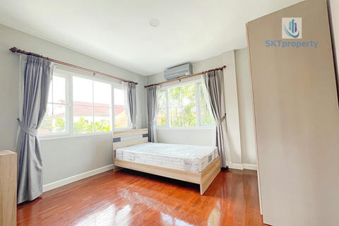 For rent Pool villa 3Bedrooms in Land & House Chalong
