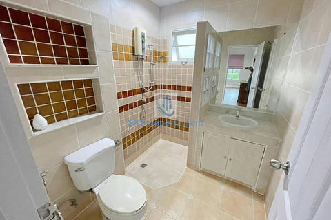 For Sale a Pool villa in Land & House Chalong