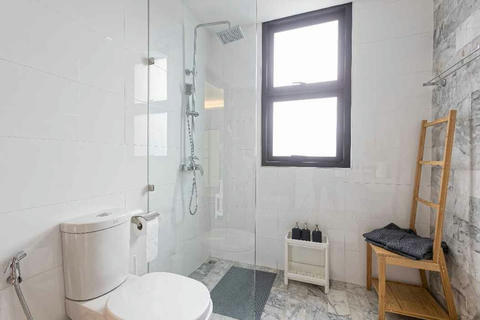 Rent and sell Lovely 4 stories town house ( Tek_00071 )