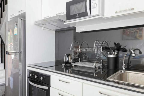 Rent and sell Lovely 4 stories town house ( Tek_00071 )