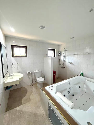 🏡 Spacious Pool House for Rent – Ban Khan