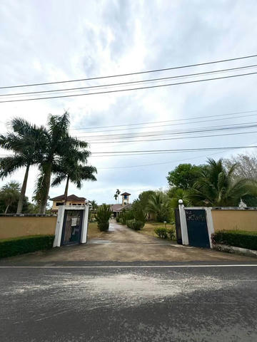 🏡 Spacious Pool House for Rent – Ban Khan